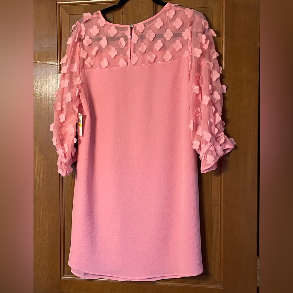 NWT CeCe Women’s Mixed Media Clover Clip Pink Dress Size Medium - Picture 3 of 6